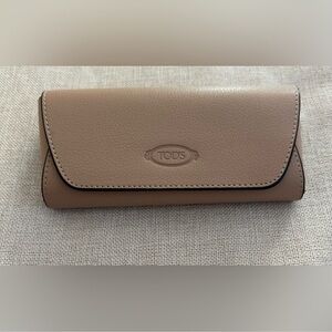 Tod's Genuine Leather Tan Sunglass Case w/ Glasses Cleaner Cloth Like New!